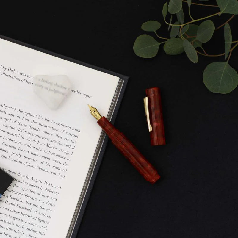 Attache Hightide - MARBLED FOUNTAIN PEN - Red (Limited Edition)