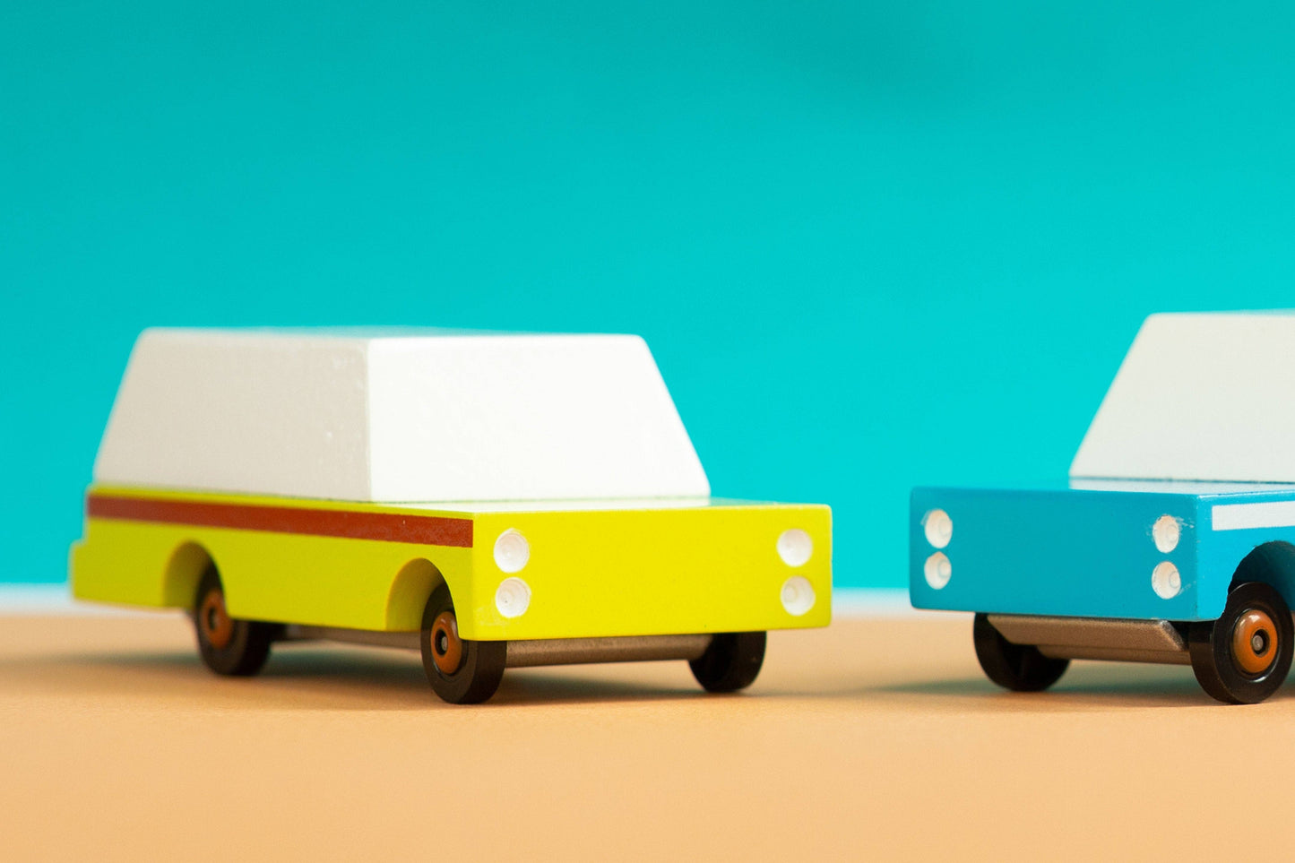 Candylab Everglades Retro Offroad Holzauto Kombi im Vintage Design