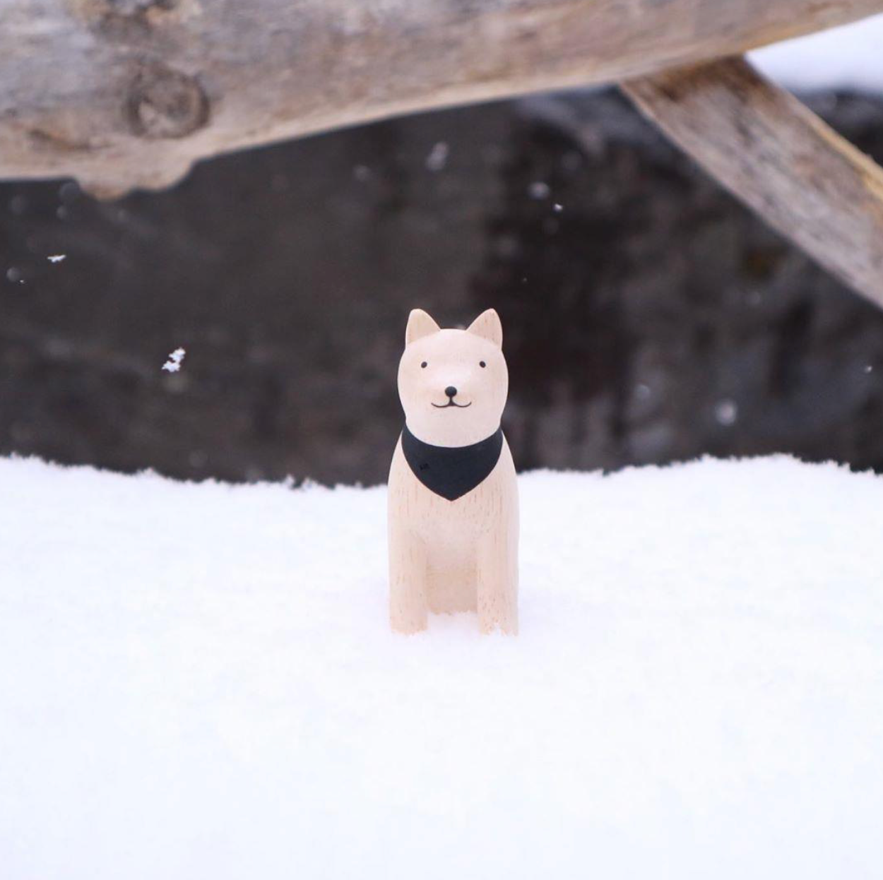 T-LAB - Pole Pole Holztier - Akita