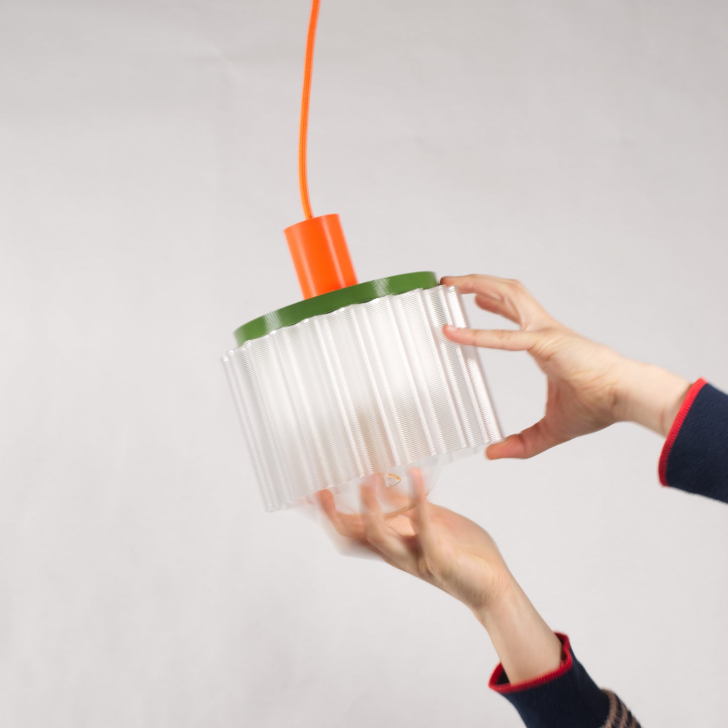 Warren & Laetitia - GIGI LAMP N°2 - Oranges Kabel - Grün/Weiß