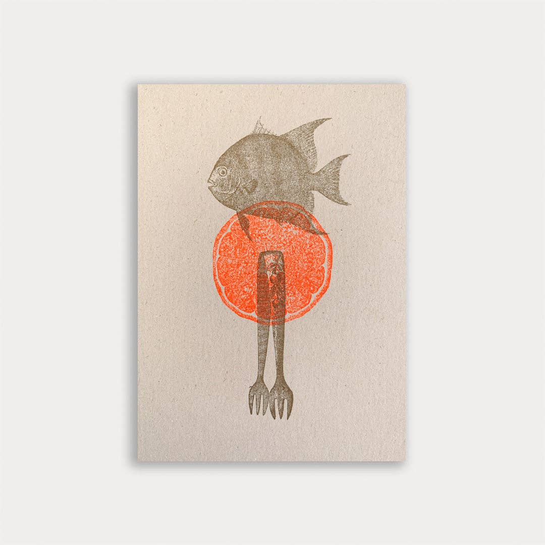 Postkarte Togethery „Fisch mit Gabel und Orange", Format A6, Risographie