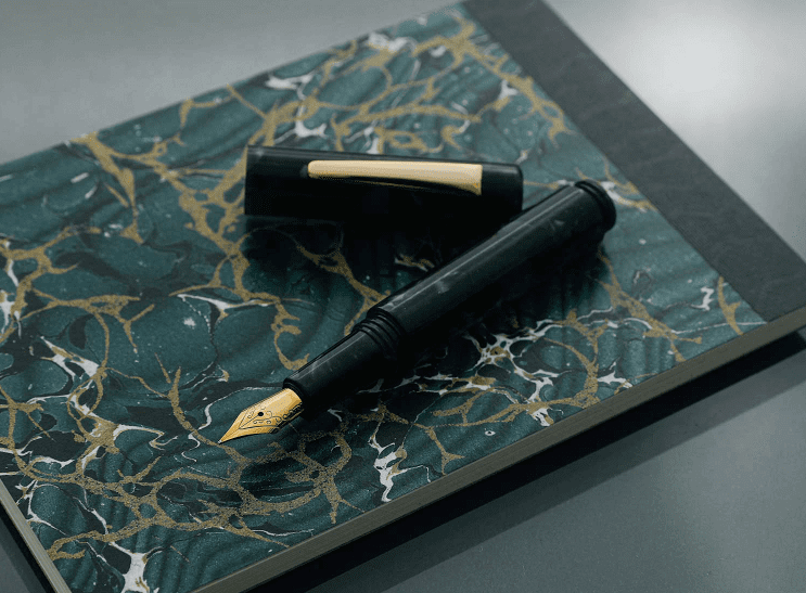 Attache Hightide - MARBLED FOUNTAIN PEN - Black