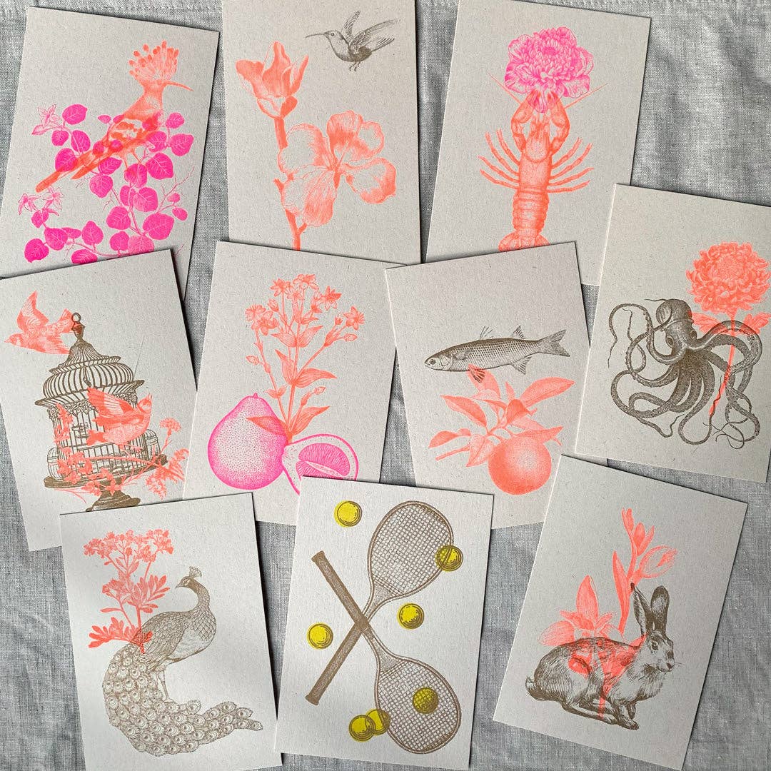 Postkarte Togethery „Kolibri mit Blume", Format A6,  Risographie