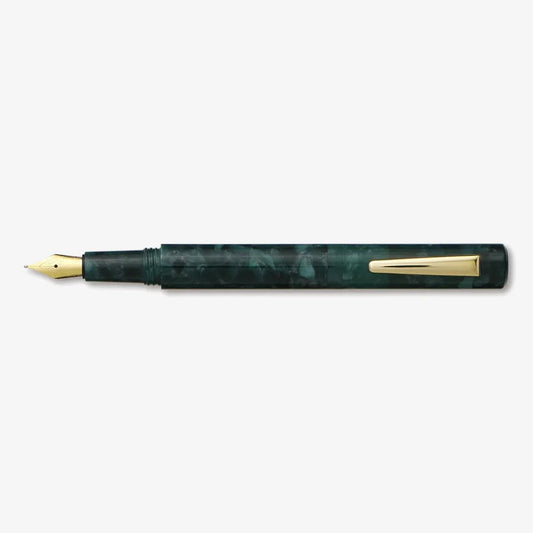 Attaché Hightide Marbled Fountain Pen in grün marmorierter Füllfederhalter im Taschenformat