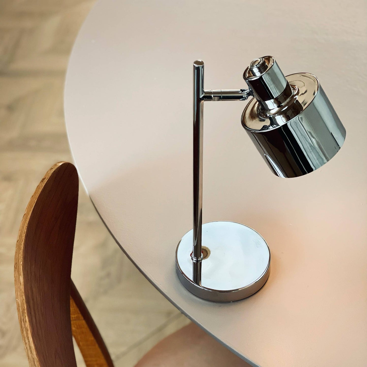 Ozean Mini-LED wiederaufladbare Tischlampe Chrom